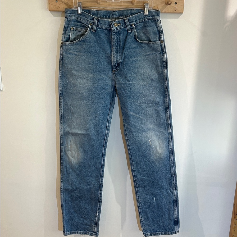 Broken-in Wrangler Men's Straight Blue Jeans